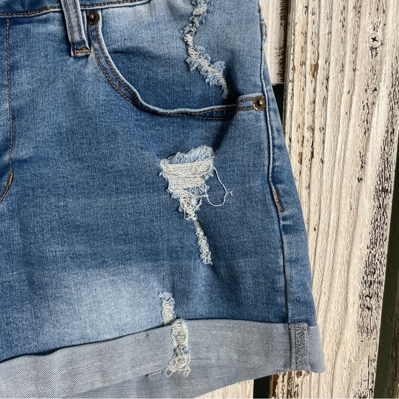 JEANS Distressed Denim Shorts Women’s Large Medium Wash Stretch Blue Boho Grunge - Picture 4 of 10